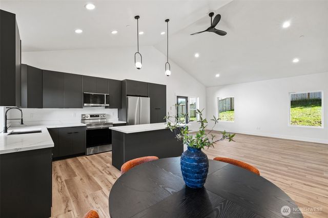 1215 Rolling Hills Drive, Port Angeles, WA 98363