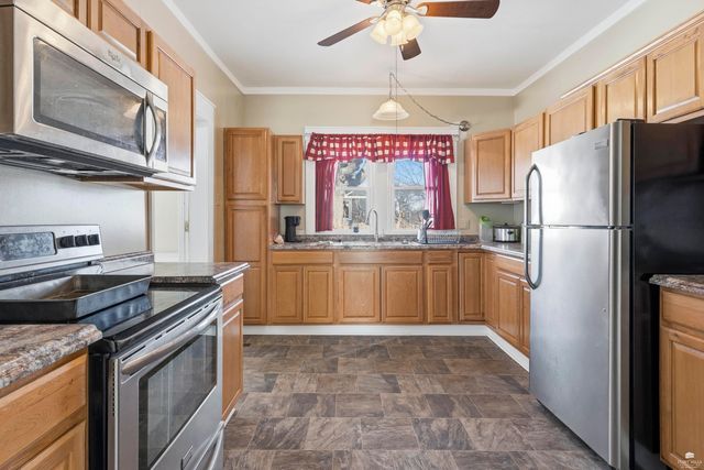 305 Elm Street, Wakefield, KS 67487