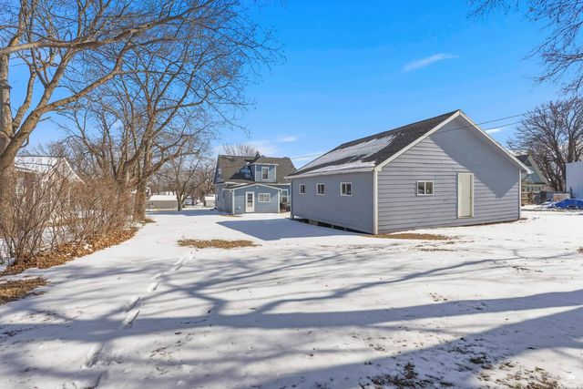 305 Elm Street, Wakefield, KS 67487