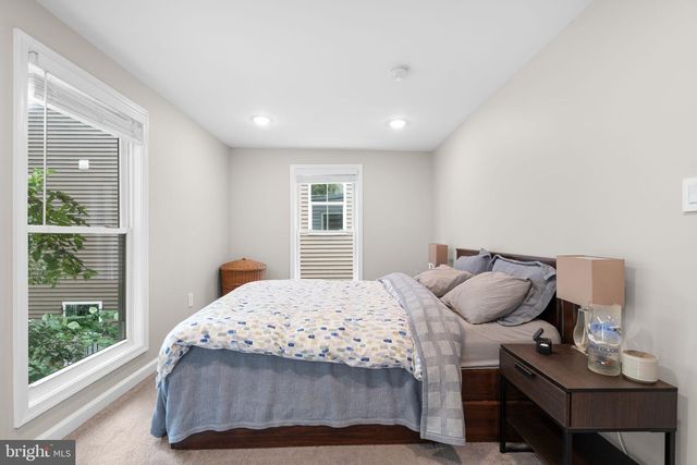 1015 48TH ST NE, Washington, DC 20019