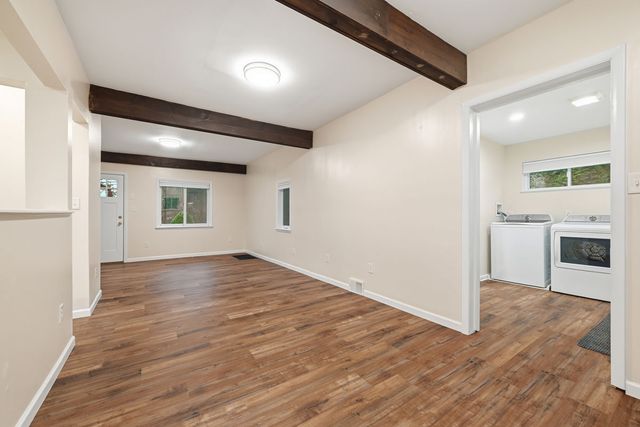 358 Dorseyville, O'hara, PA 15215