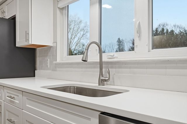 358 Dorseyville, O'hara, PA 15215