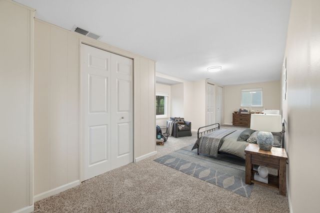 358 Dorseyville, O'hara, PA 15215