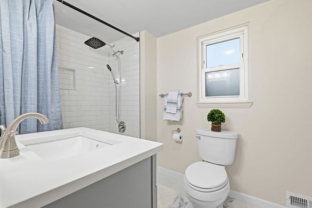 358 Dorseyville, O'hara, PA 15215