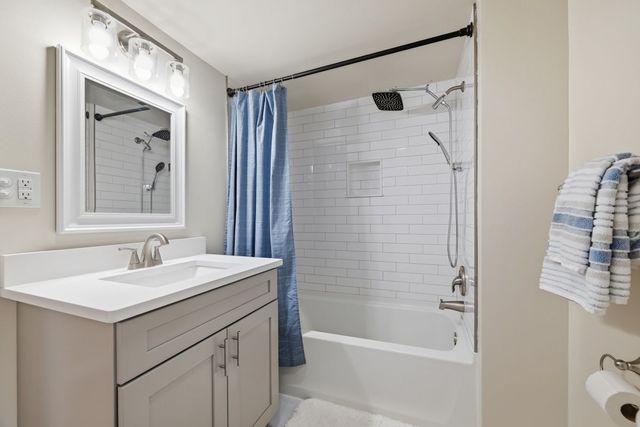 358 Dorseyville, O'hara, PA 15215