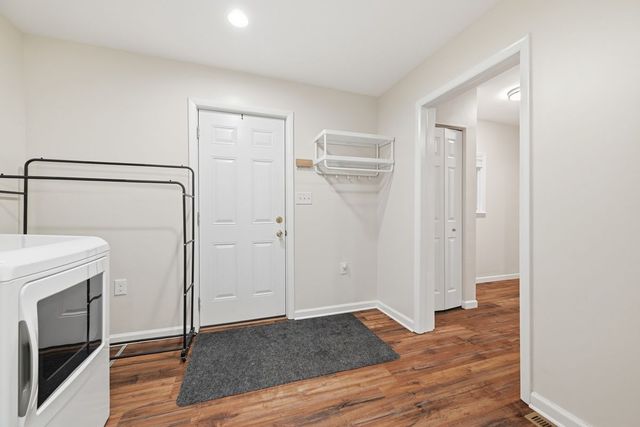 358 Dorseyville, O'hara, PA 15215