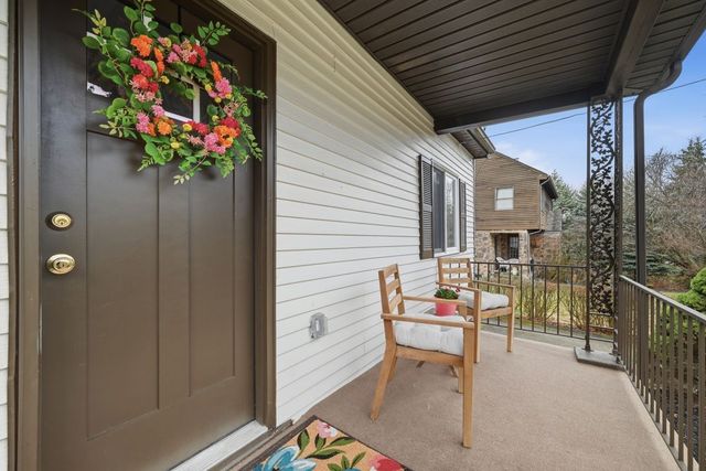 358 Dorseyville, O'hara, PA 15215