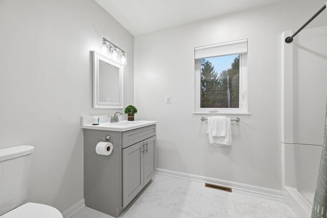 358 Dorseyville, O'hara, PA 15215