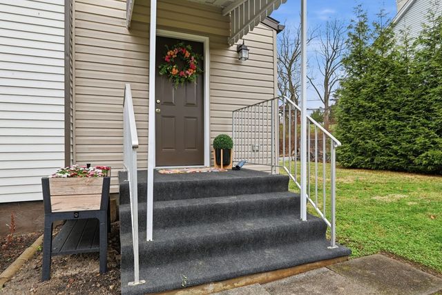 358 Dorseyville, O'hara, PA 15215