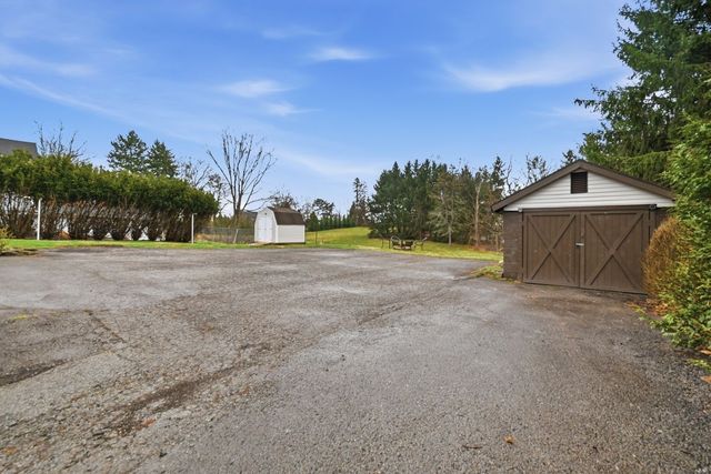 358 Dorseyville, O'hara, PA 15215