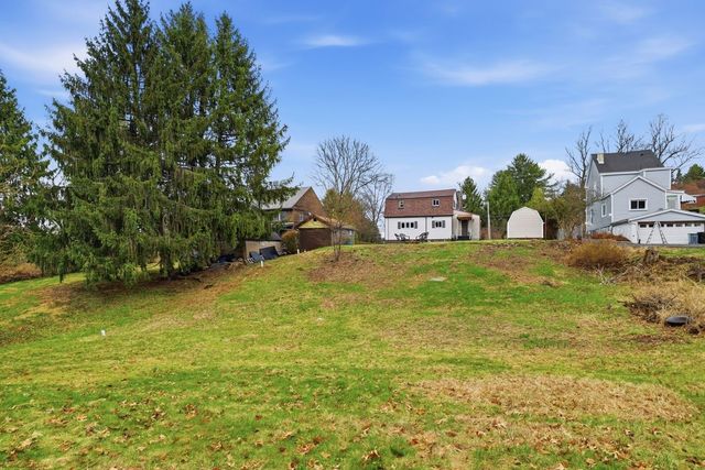 358 Dorseyville, O'hara, PA 15215