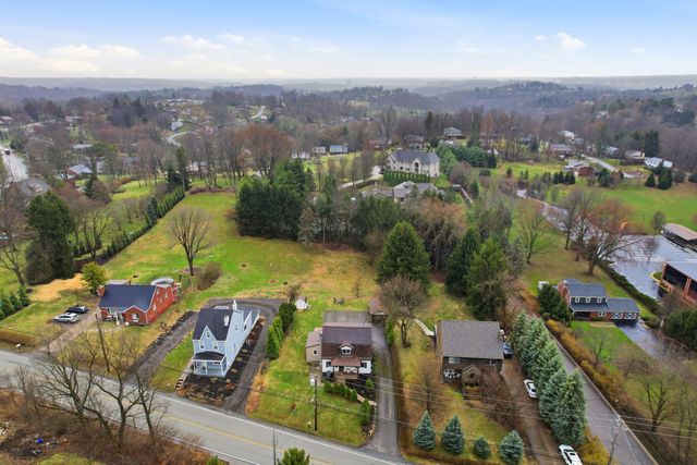 358 Dorseyville, O'hara, PA 15215