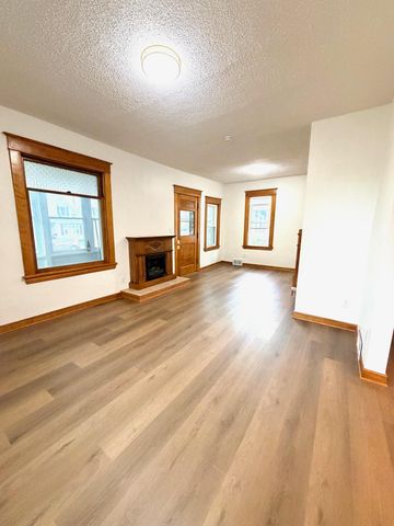 128 3rd Avenue S, South Saint Paul, MN 55075