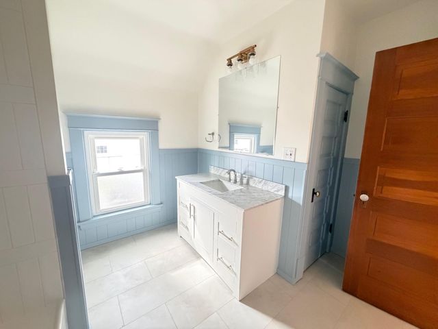 128 3rd Avenue S, South Saint Paul, MN 55075