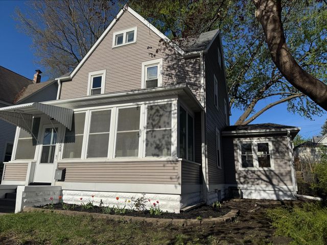128 3rd Avenue S, South Saint Paul, MN 55075