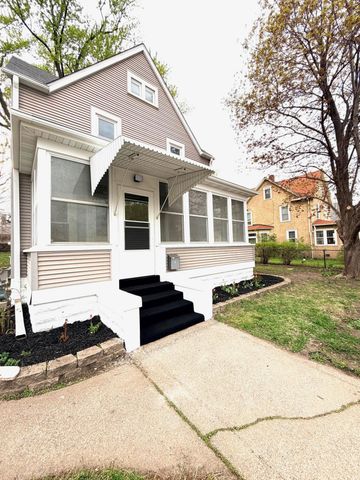 128 3rd Avenue S, South Saint Paul, MN 55075