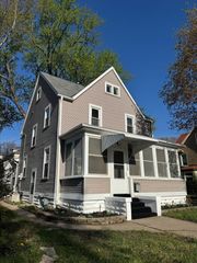 128 3rd Avenue S, South Saint Paul, MN 55075