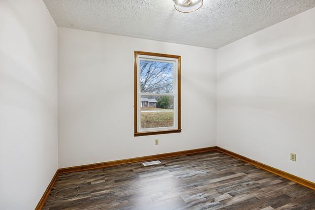 1950 Bearwallow Rd, Ashland City, TN 37015