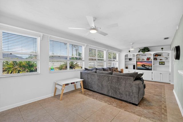 46 WOOD CEDAR DRIVE, Palm Coast, FL 32164