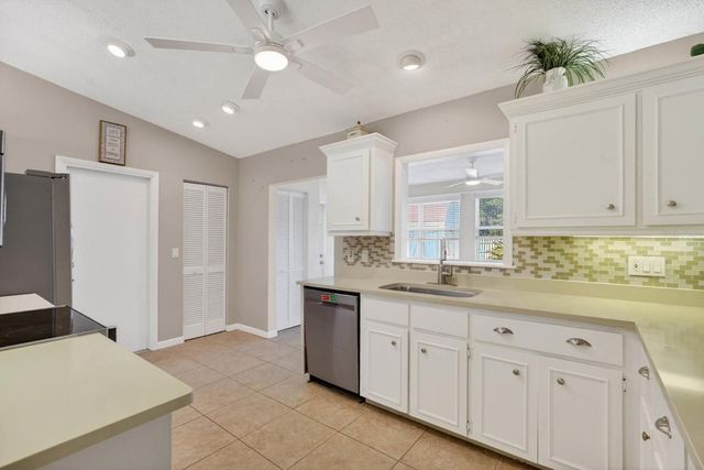 46 WOOD CEDAR DRIVE, Palm Coast, FL 32164