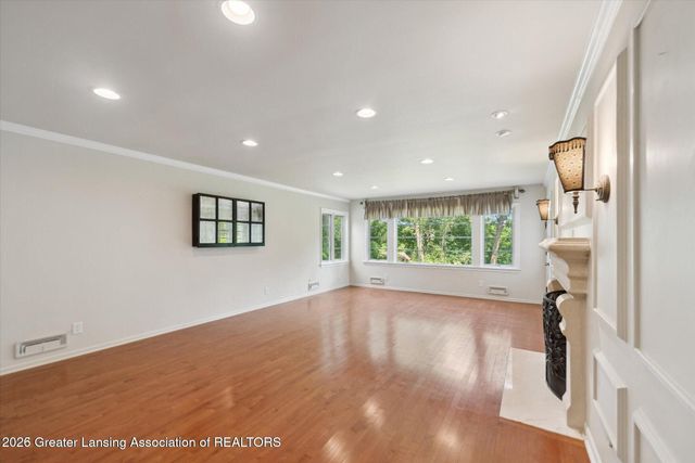 1516 Moores River Drive, Lansing, MI 48910