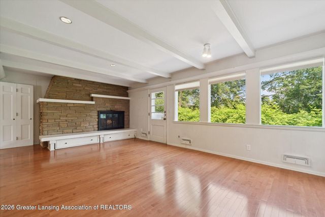 1516 Moores River Drive, Lansing, MI 48910