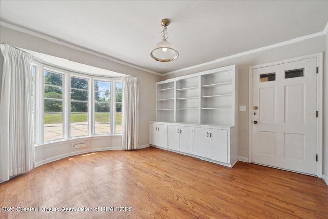 1516 Moores River Drive, Lansing, MI 48910