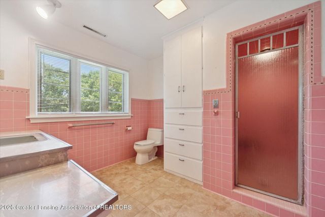 1516 Moores River Drive, Lansing, MI 48910