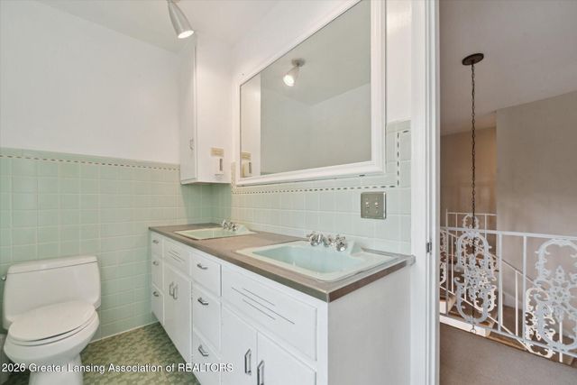 1516 Moores River Drive, Lansing, MI 48910