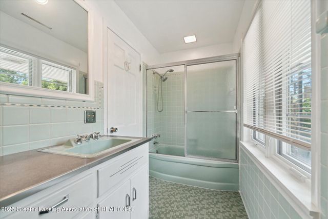 1516 Moores River Drive, Lansing, MI 48910