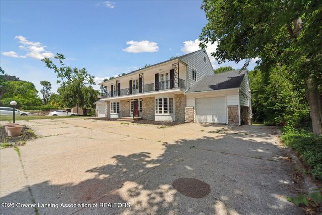 1516 Moores River Drive, Lansing, MI 48910