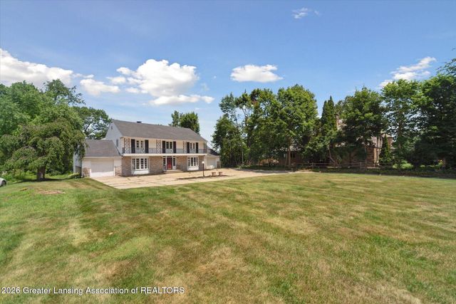 1516 Moores River Drive, Lansing, MI 48910