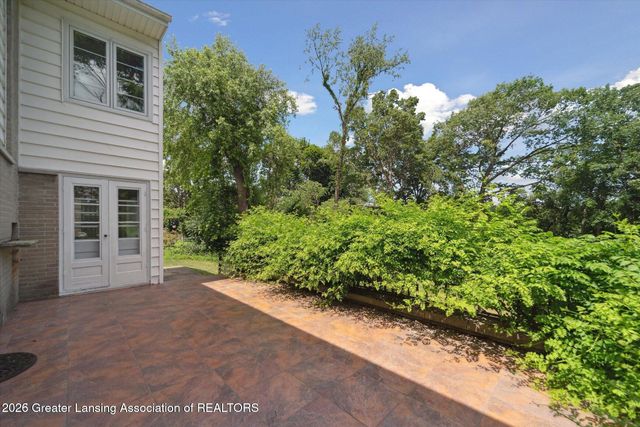 1516 Moores River Drive, Lansing, MI 48910