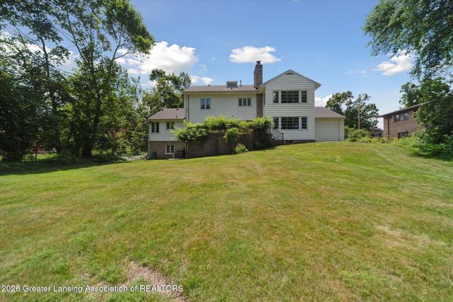 1516 Moores River Drive, Lansing, MI 48910