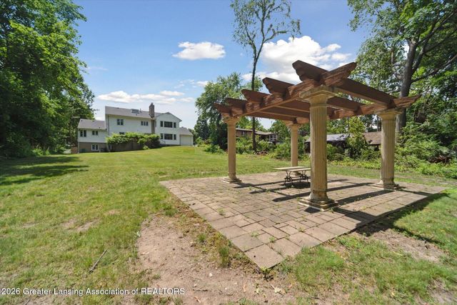 1516 Moores River Drive, Lansing, MI 48910