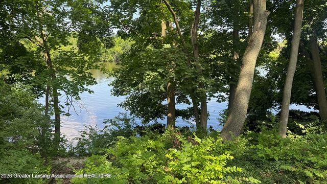 1516 Moores River Drive, Lansing, MI 48910