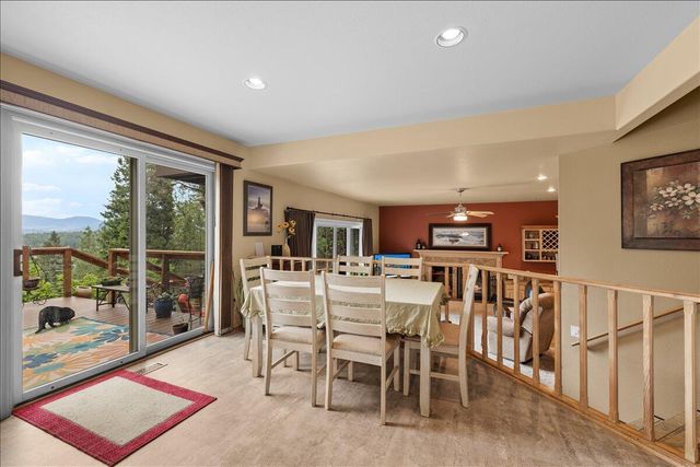 944 Sleepy Hollow Loop, Grants Pass, OR 97527