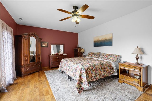 944 Sleepy Hollow Loop, Grants Pass, OR 97527