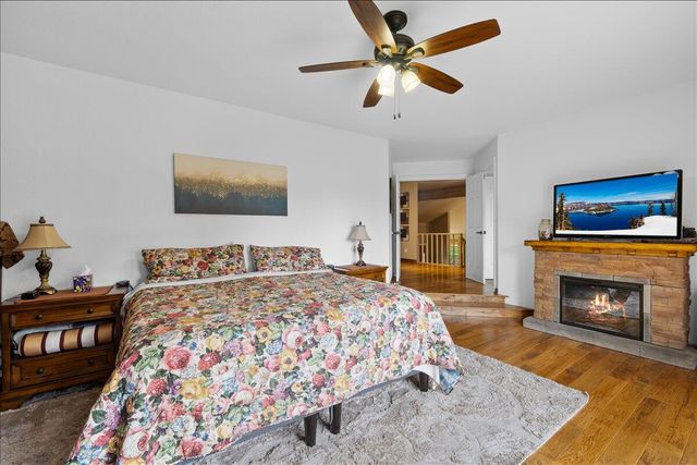 944 Sleepy Hollow Loop, Grants Pass, OR 97527