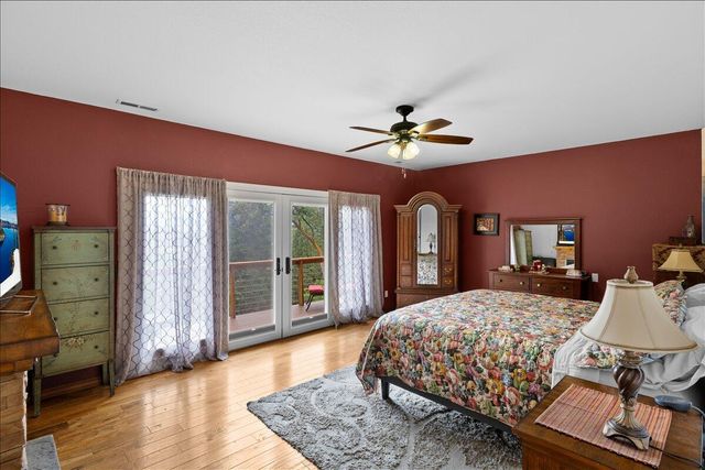 944 Sleepy Hollow Loop, Grants Pass, OR 97527