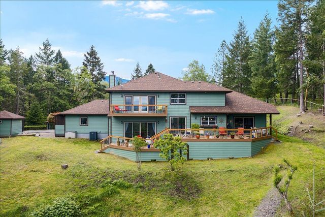 944 Sleepy Hollow Loop, Grants Pass, OR 97527