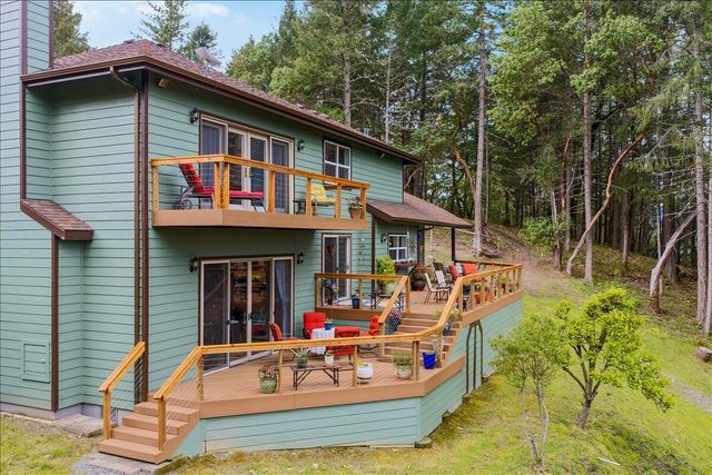 944 Sleepy Hollow Loop, Grants Pass, OR 97527