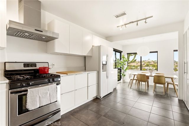 4268 Caledonia, Los Angeles, CA 90065