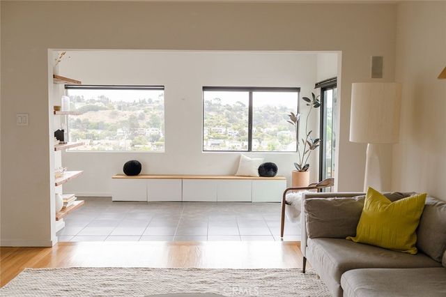 4268 Caledonia, Los Angeles, CA 90065