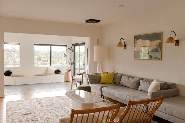 4268 Caledonia, Los Angeles, CA 90065