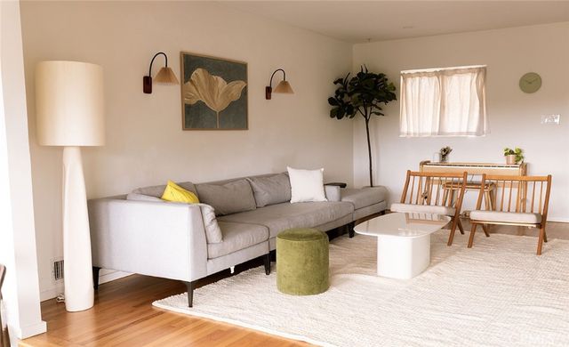 4268 Caledonia, Los Angeles, CA 90065