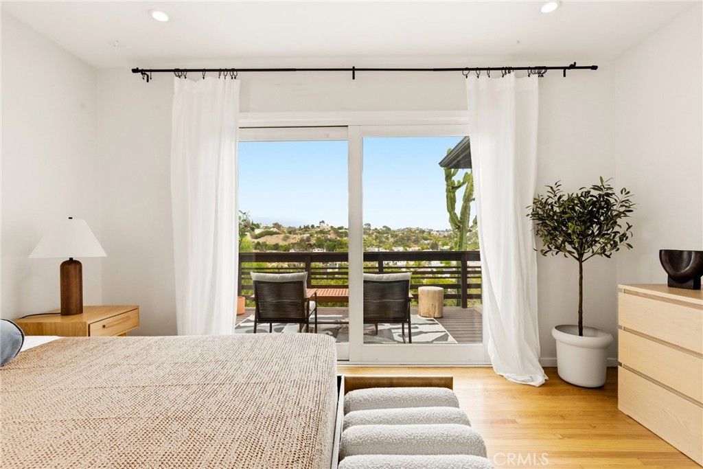 Image 18 of property listing at 4268 Caledonia, Los Angeles, CA 90065