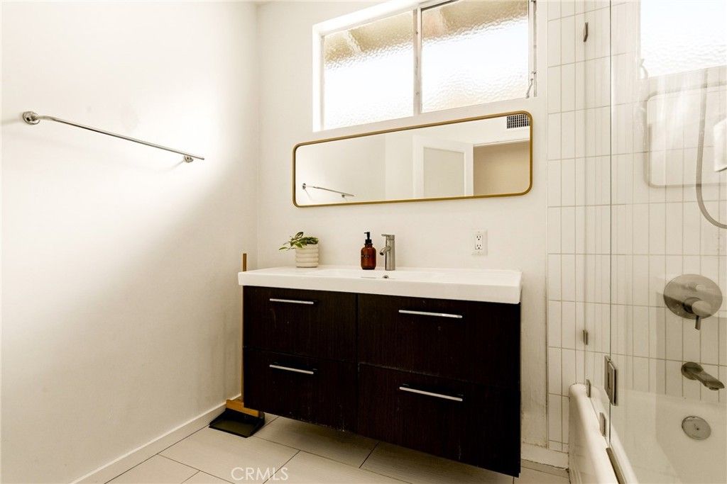 Image 19 of property listing at 4268 Caledonia, Los Angeles, CA 90065