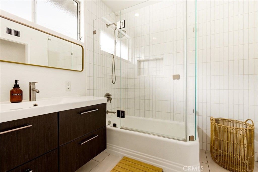 Image 20 of property listing at 4268 Caledonia, Los Angeles, CA 90065