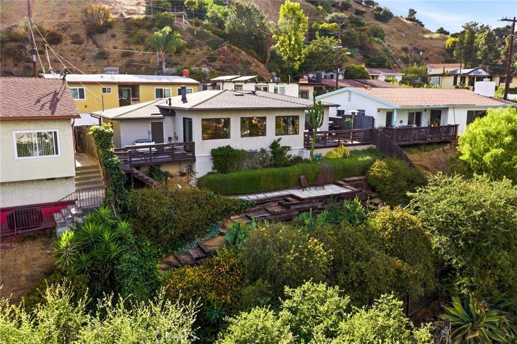 Image 25 of property listing at 4268 Caledonia, Los Angeles, CA 90065